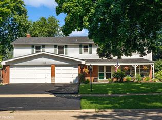 1515 Crown Ln, Glenview, IL 60025