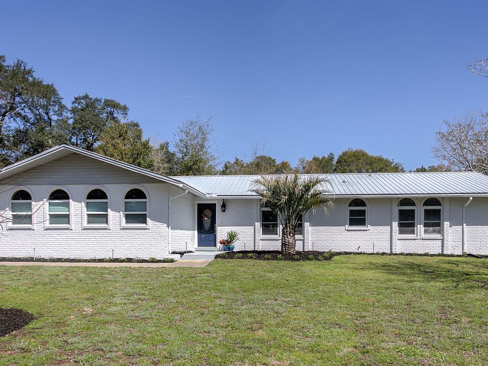 1st image of 2423 Roberts Dr