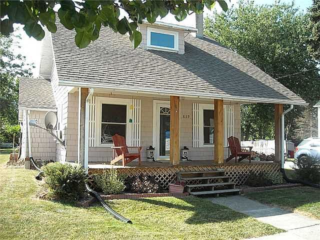 1st image of 839 Daggett Dr