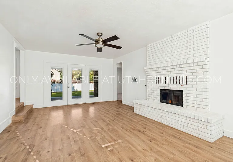 960 N Eastview Dr — Photo 11