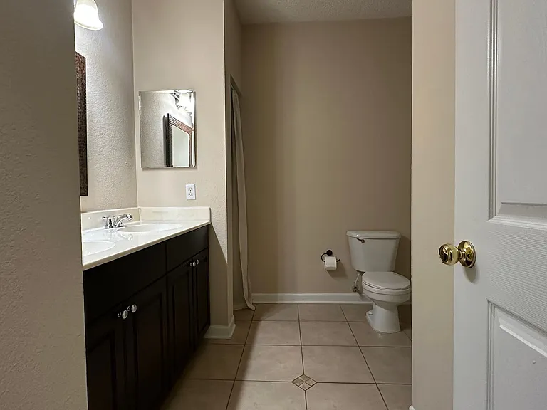 323 Arbor Lakes Cir — Photo 16