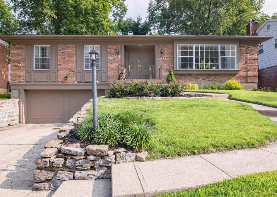 1st image of 7032 Queensway Ln