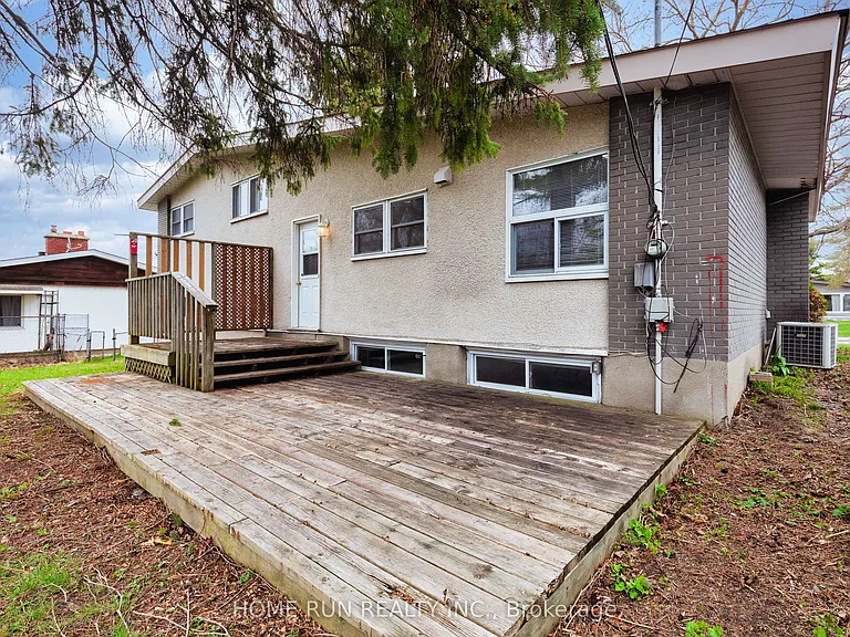 1259 Meadowlands Dr E — Photo 45
