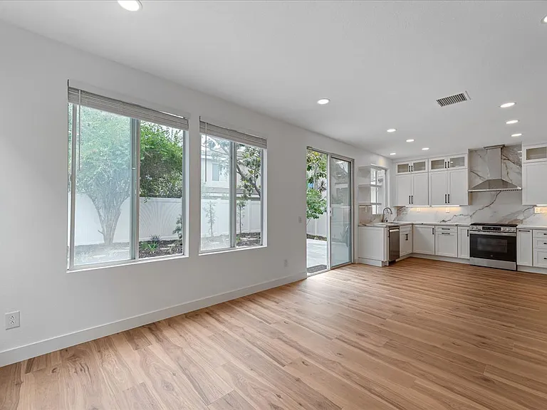 14 Gala Ct — Photo 25