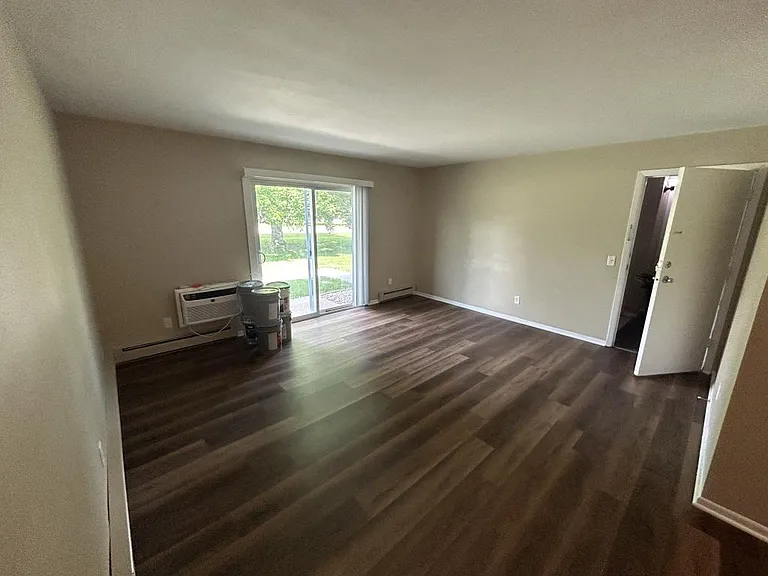 6576 Lake Rd #5 — Photo 4