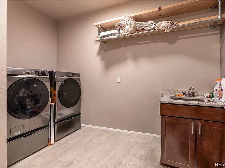 601 Pioneer Hvn — Photo 17