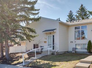 117 NE Sabrina Way SW, Calgary, AB T2W 4J4