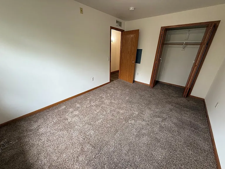 8217 Mansion Hill Ave — Photo 16