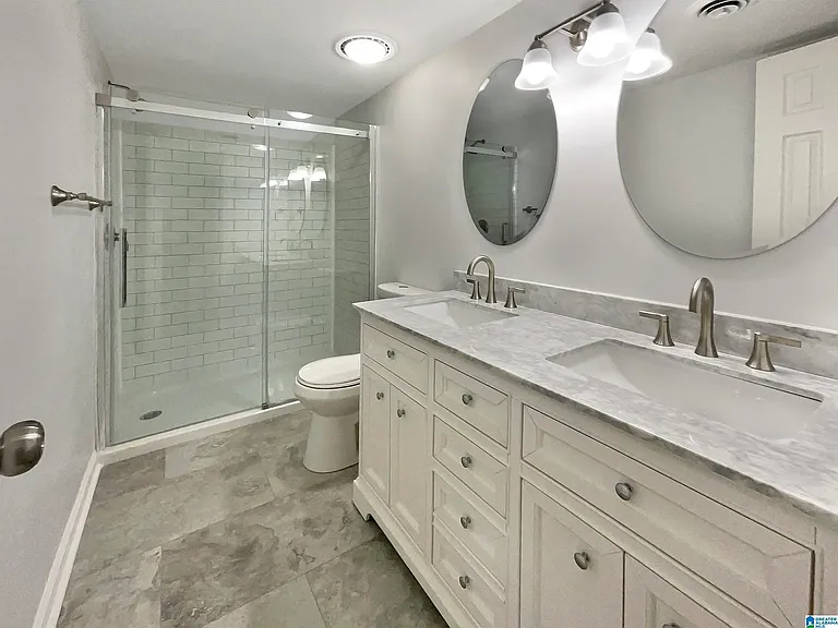 2052 Montreat Cir #2052 — Photo 12
