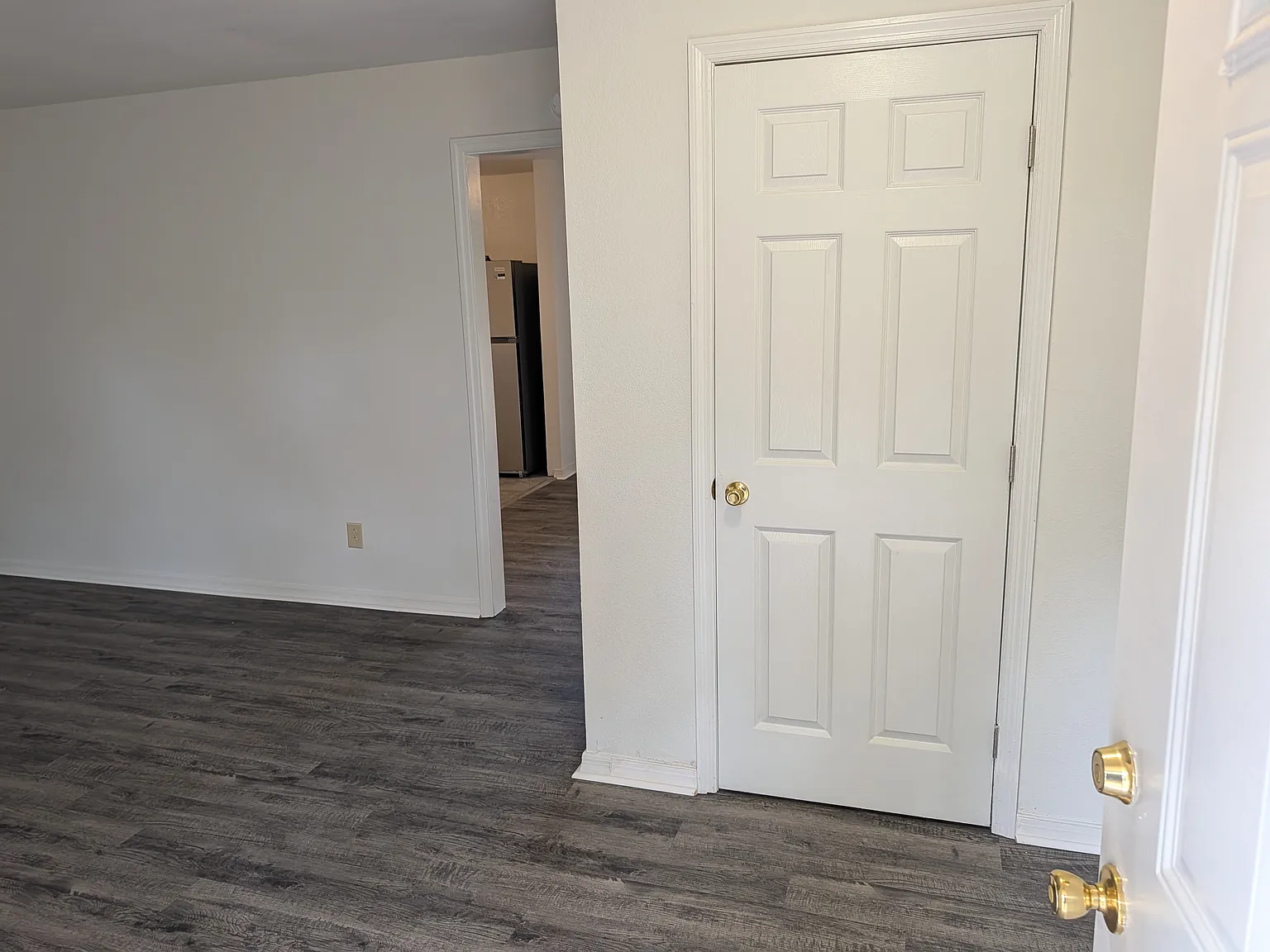 3 bed, 1300 sqft, $2,200 — Photo 3