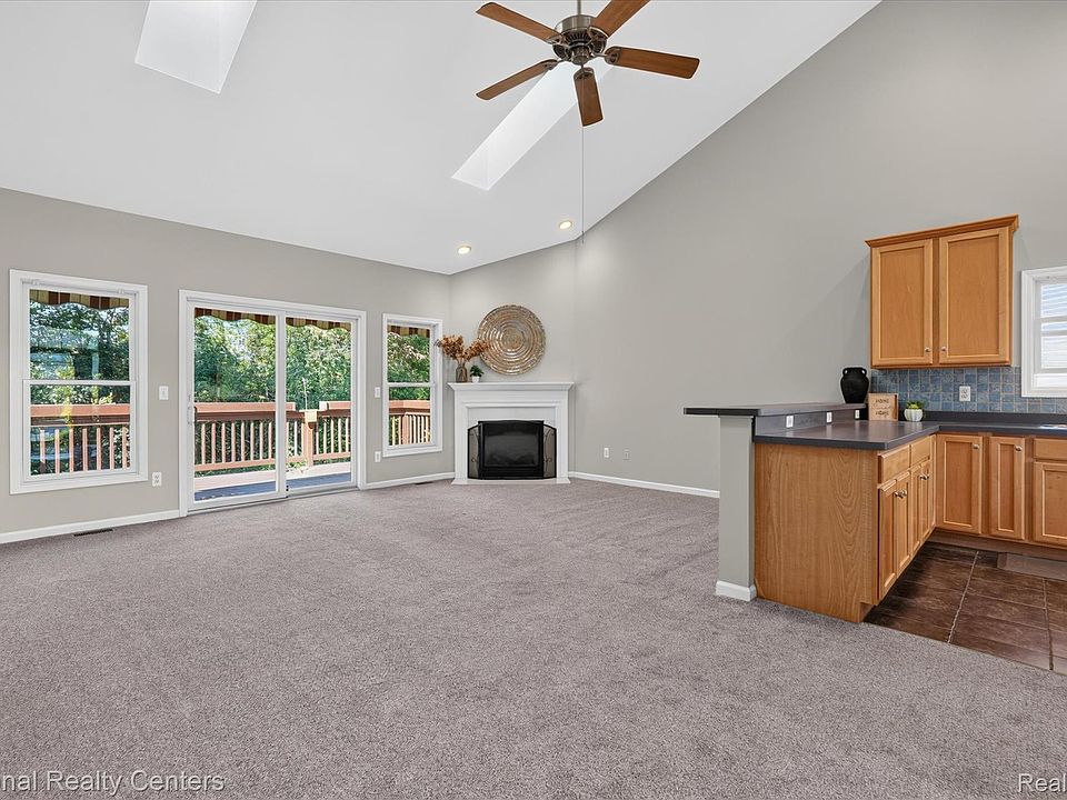 5590 River Park Ct, photo 7
