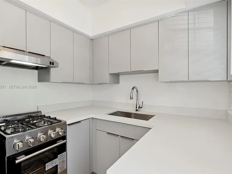 221 Antiquera Ave #8 — Photo 11