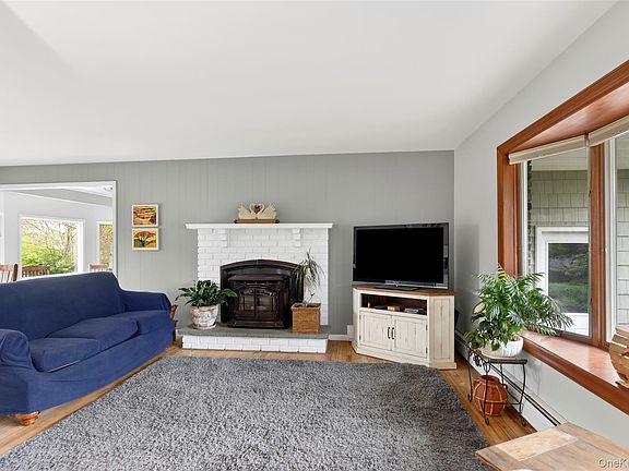 2nd image of 77 Evergreen Avenue