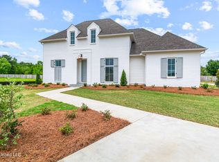 210 Parke Dr, Ridgeland, MS 39157