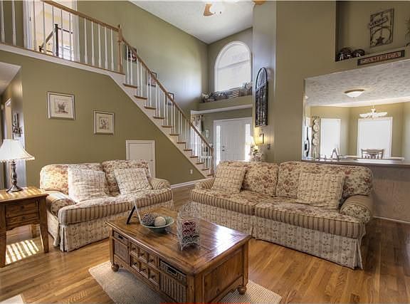 2nd image of 3190 Jenkins Dr