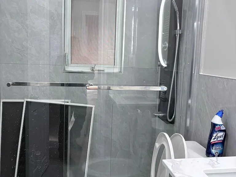 28 Brenda Cres #MAIN FLOOR — Photo 10