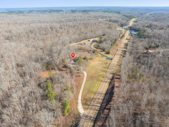 3689-412 State Hwy E, Parsons, TN 38363