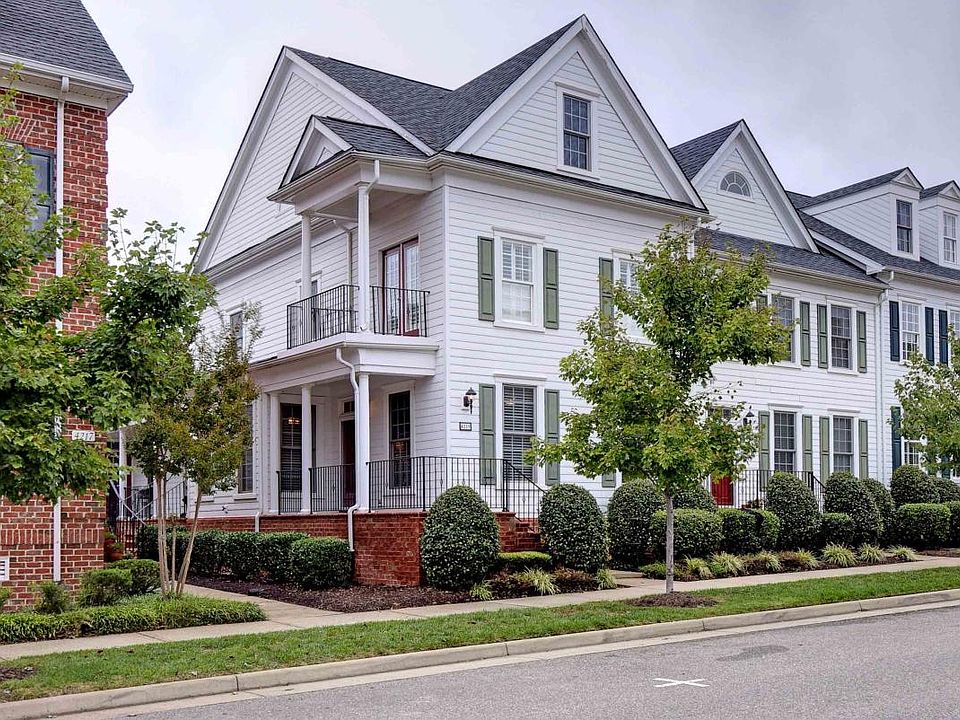 great curb appeal with porches