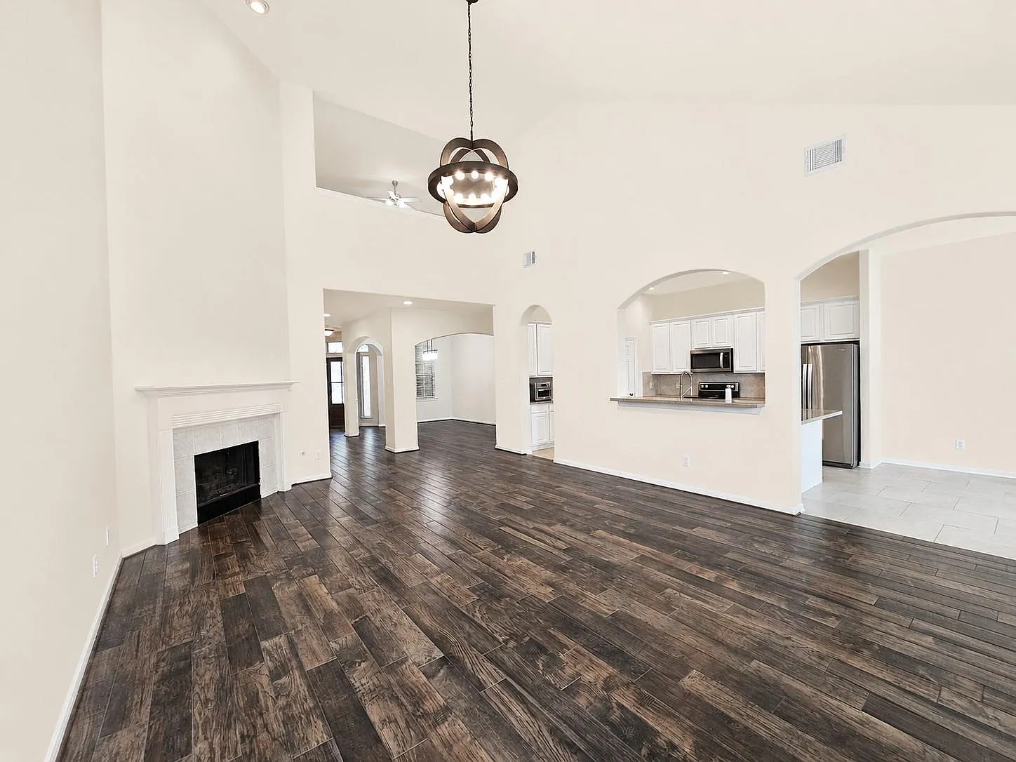 4 bed, 2.5 bath, 3134 sqft, $3,100 — Photo 4