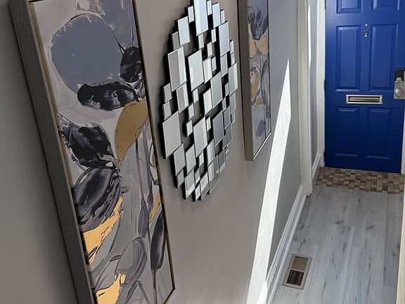 Shared space: Wall in living room