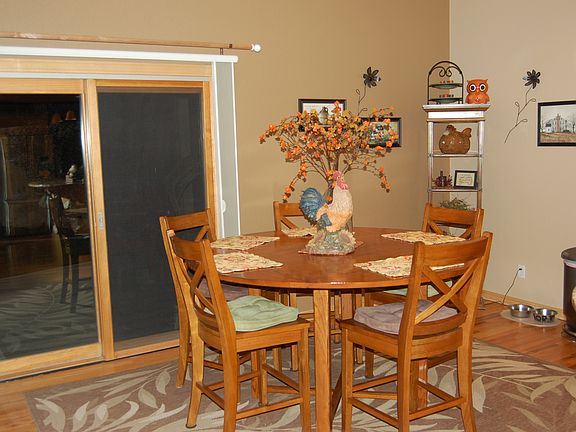Eat-in Kitchen area