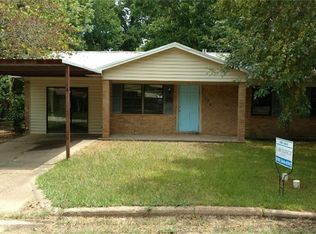 136 Charles St, Crockett, TX 75835