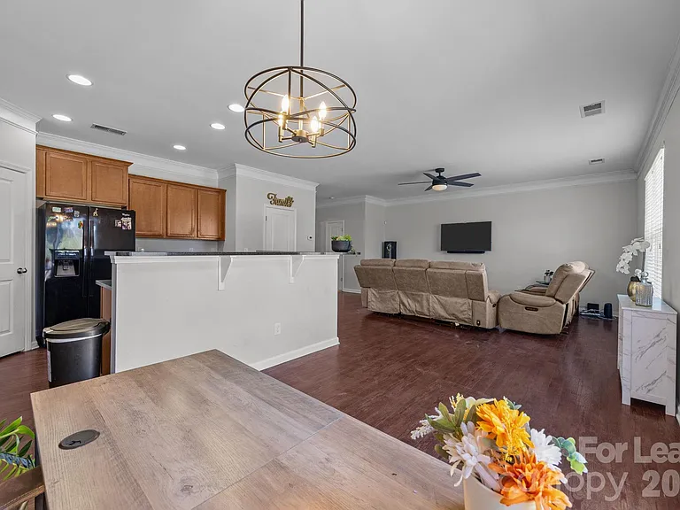 2707 Hunters Moon Ln — Photo 7