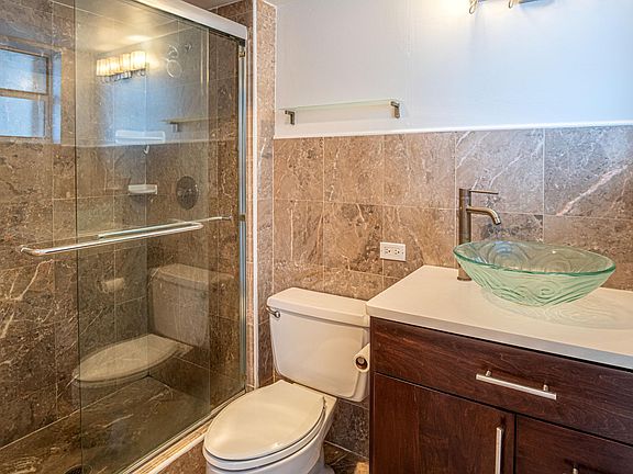 4th image of 130 S Shore Dr APT 4D