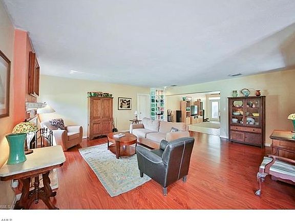 3rd image of 3310 Hibiscus Dr