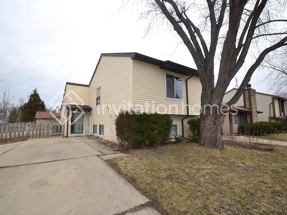 1st image of 30W078 Maplewood Dr