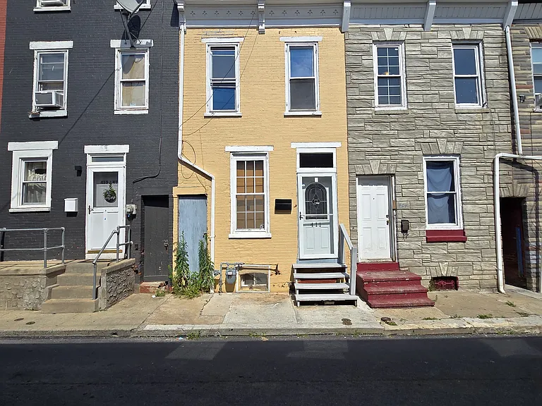 411 Cedar St — Photo 1