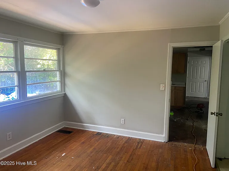 106 Hawthorne Dr — Photo 7