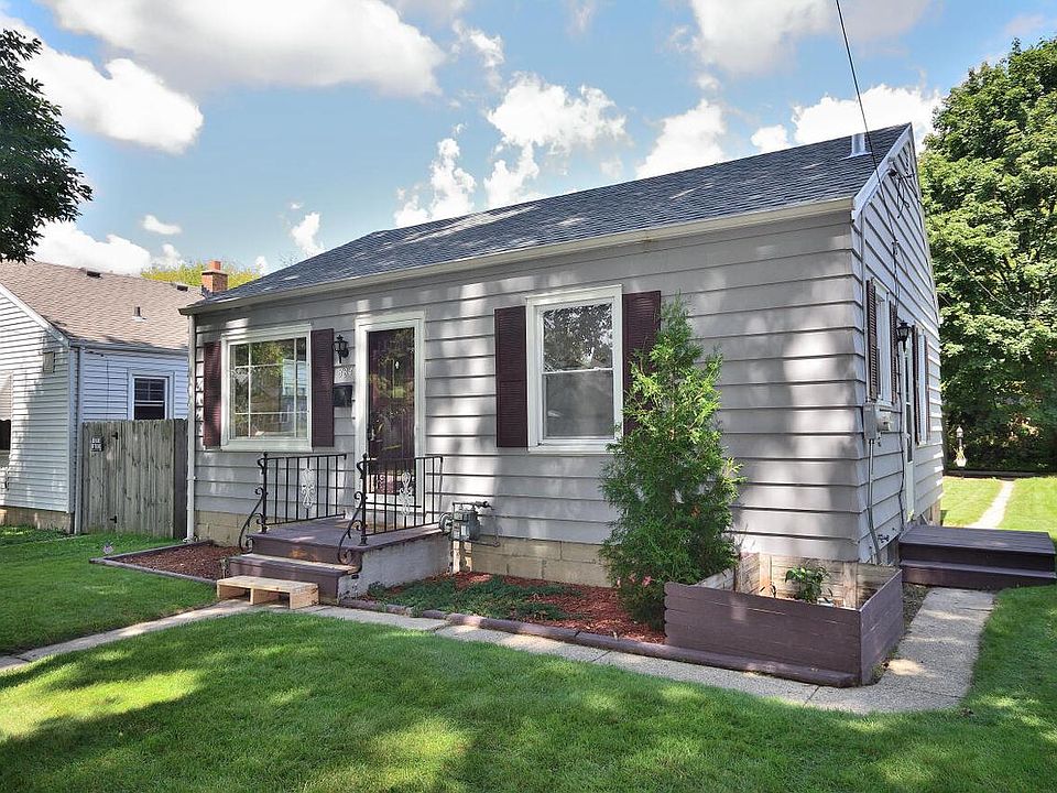 1st image of 834 E Holt AVENUE