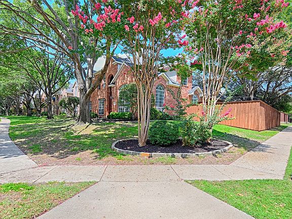 4th image of 3600 Crownhill Dr