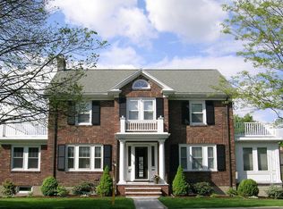 10 Adams St, Belmont, MA 02478