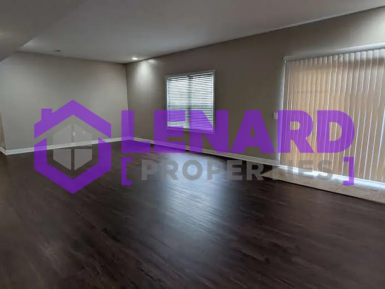 2406 Colton — Photo 9