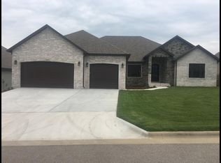 1088 N Cedar Ridge Ave, Springfield, MO 65802