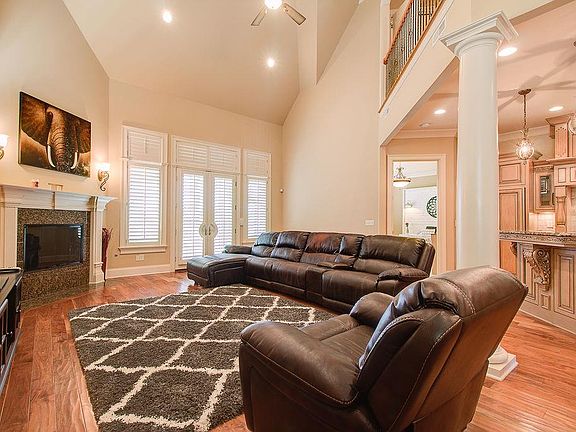 3rd image of 1150 Chloe Dr