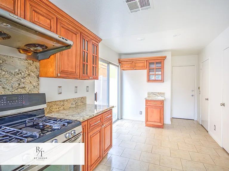13006 Parkview Dr — Photo 9