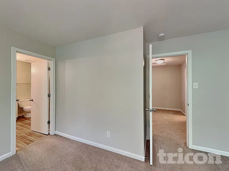 7242 Fox Point Dr — Photo 6