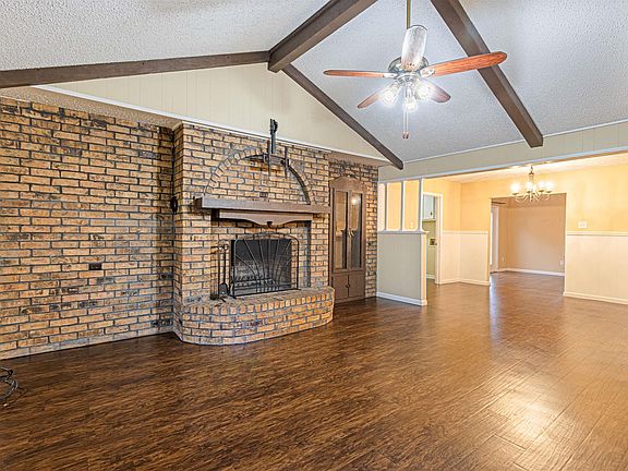 4th image of 10522 Parkwood Dr
