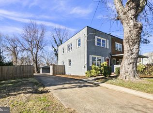 1936 N Dinwiddie St, Arlington, VA 22207