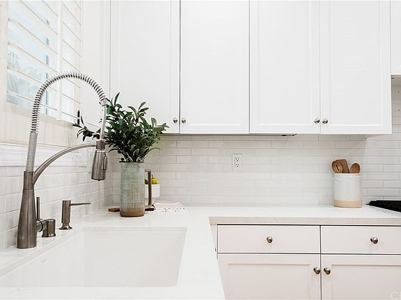 4th image of 1202 Tennyson St APT 6