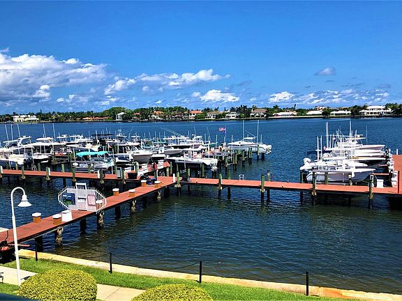 PRIVATE MARINA