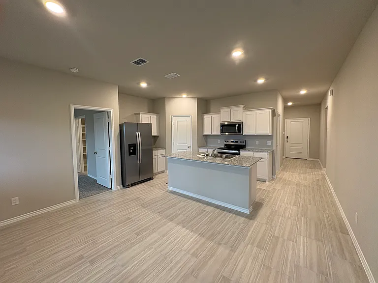 548 Mash Ln — Photo 3