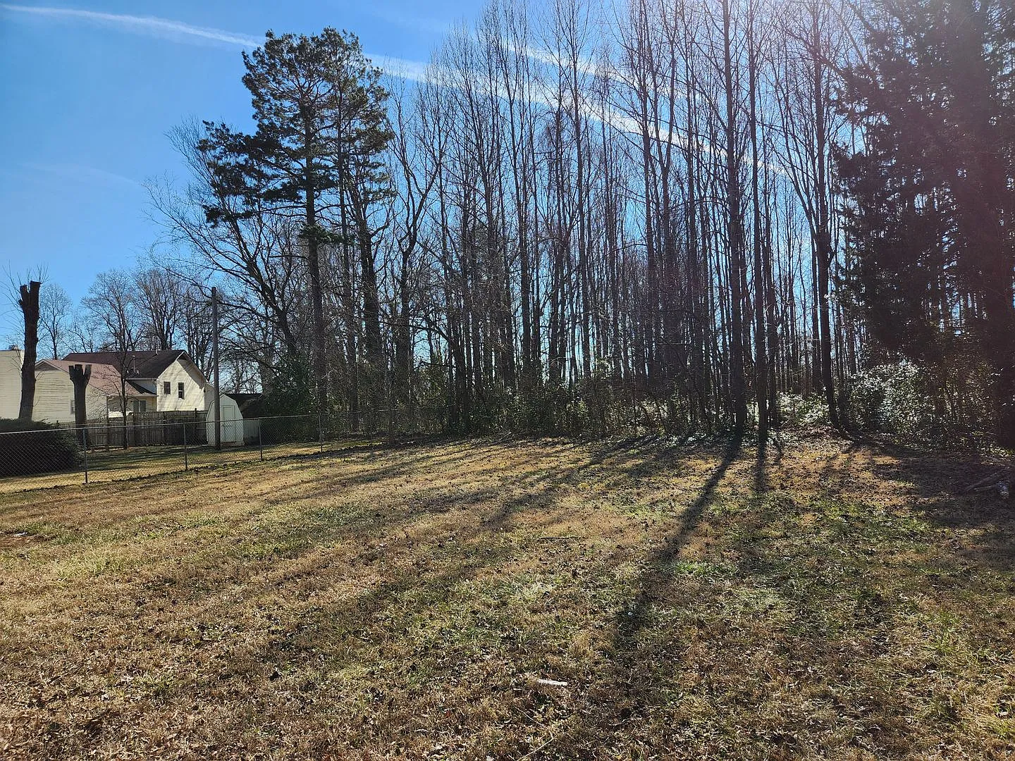4 Bedroom 2 Bathroom House — Photo 2