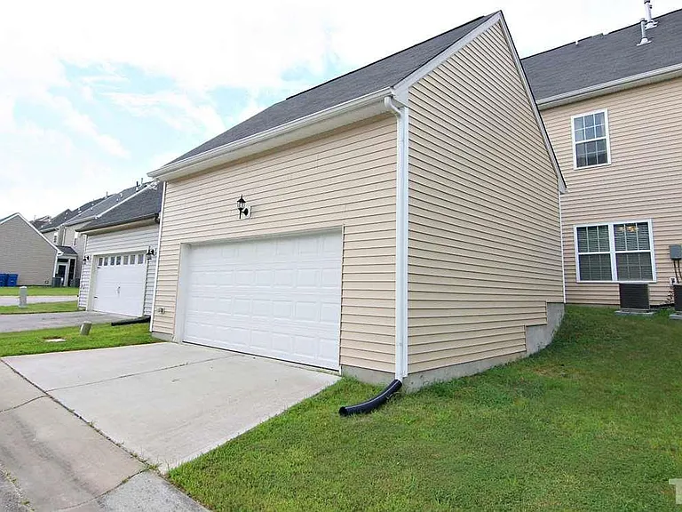 737 Keystone Park Dr — Photo 17