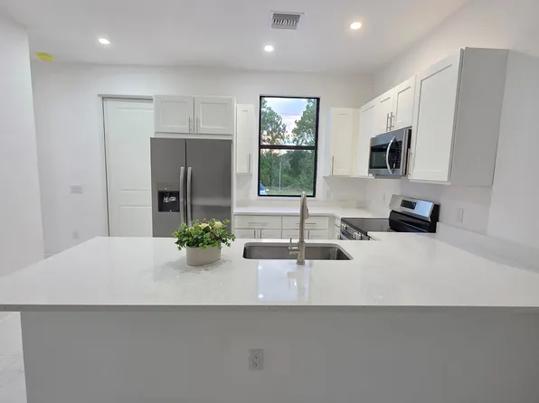 1200 W 12th St, Lehigh Acres, FL 33972