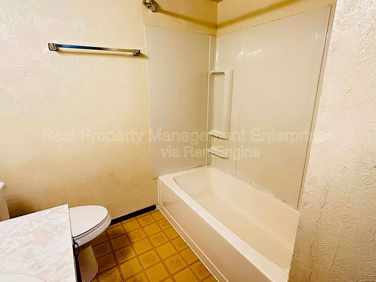 4816 S Fairmont Ave — Photo 13