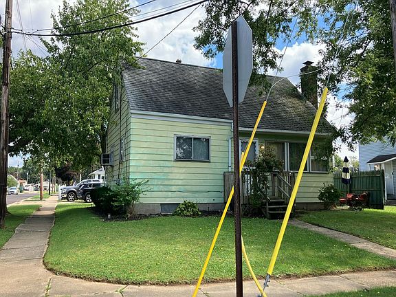 3rd image of 2915 Woodridge St